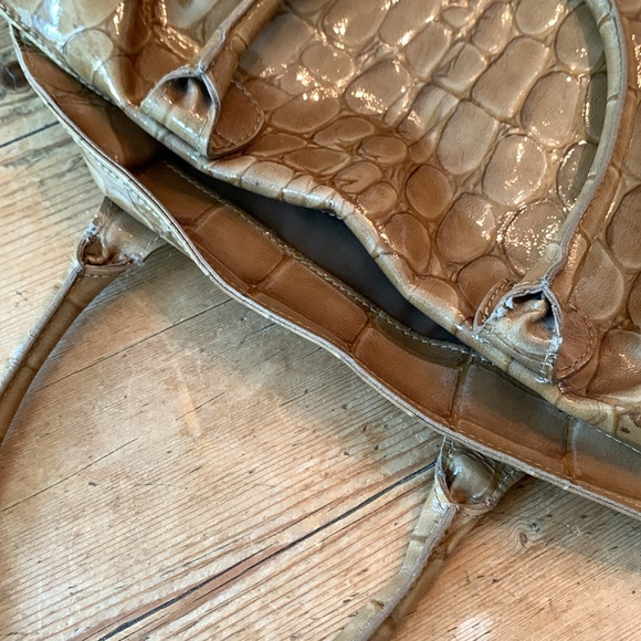 Mauricio Taiuti patent leather croc texture tote shoulder bag - Picture 8 of 9